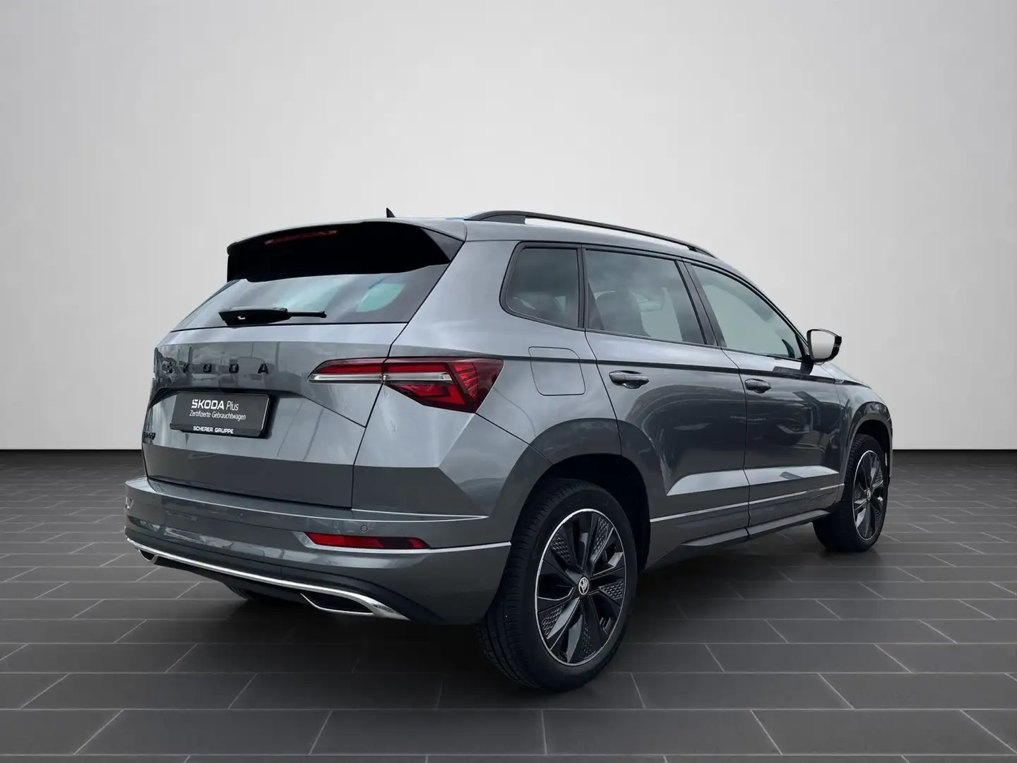 Skoda Karoq Sportline 1,5TSI DSG NAV SHZ LED ACC KAM LM Grau - 2