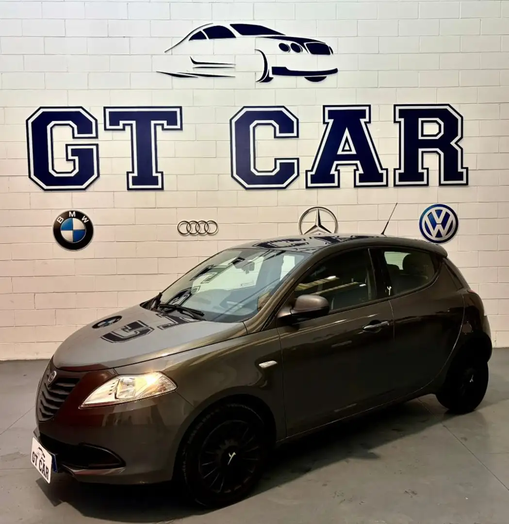 Lancia Ypsilon 1.2 69 CV 5 porte Platinum ADATTA A NEPATENTATI Grijs - 1