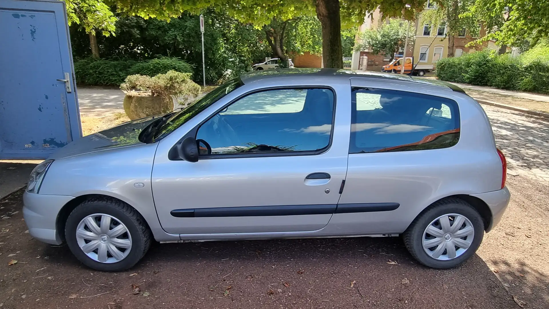 Renault Clio Clio 1.2 16V Campus YAHOO Silber - 1