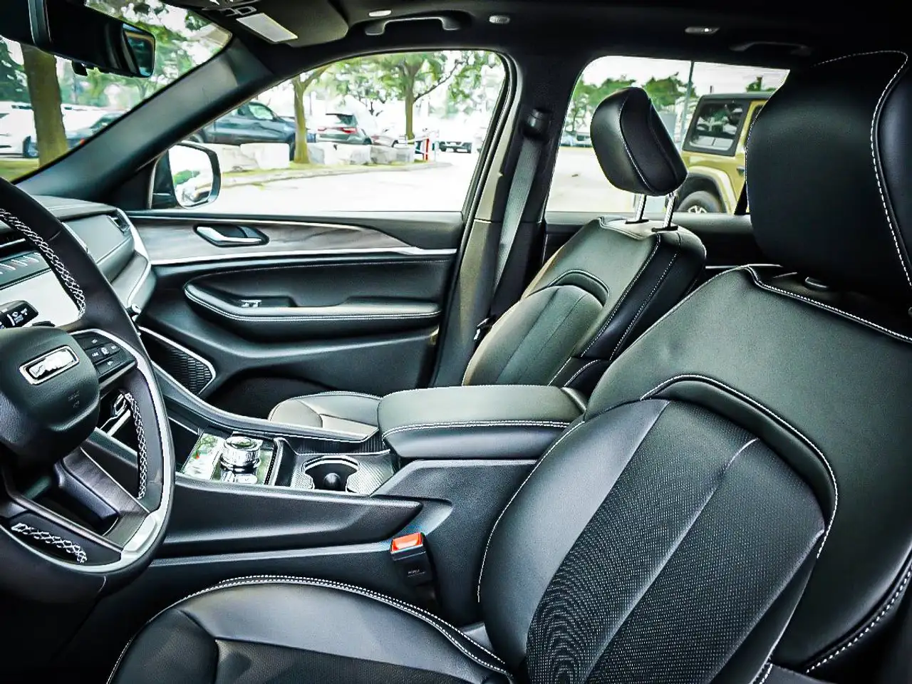 Jeep Grand Cherokee photo Jeep Grand Cherokee