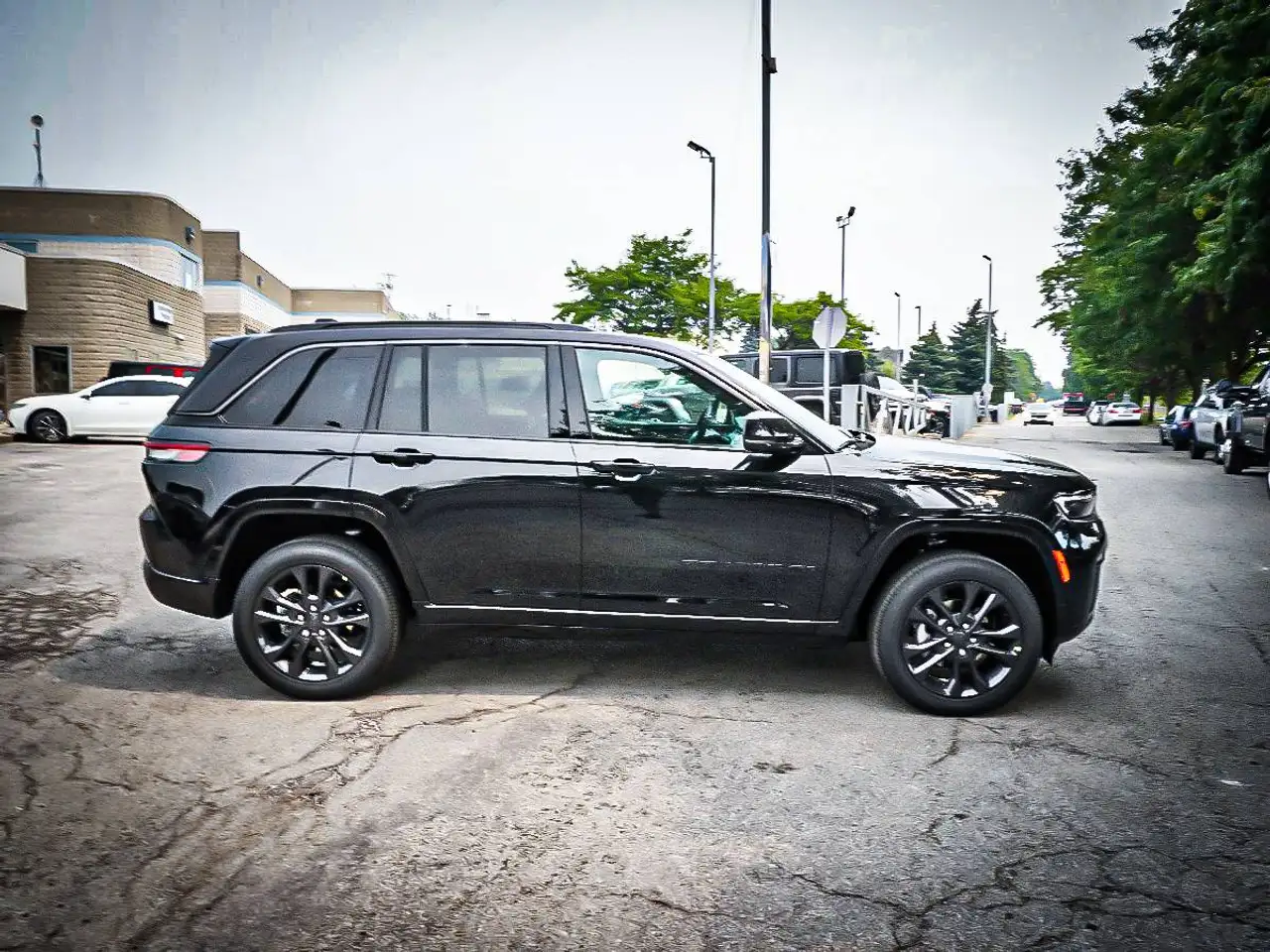 Jeep Grand Cherokee photo Jeep Grand Cherokee