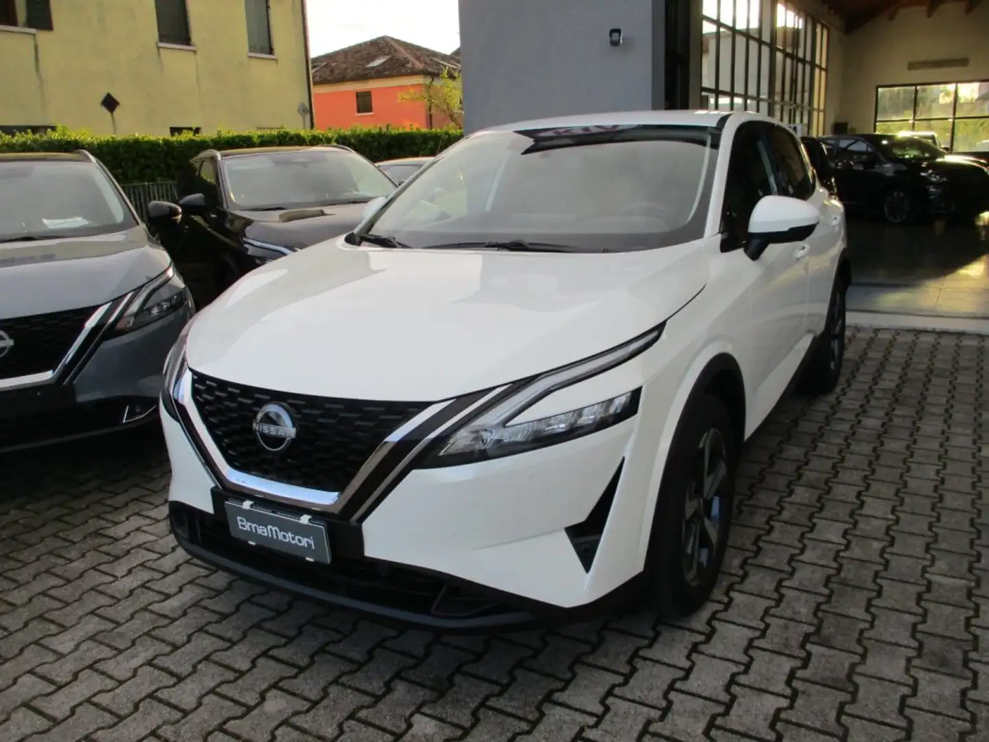 Nissan Qashqai MHEV 158 CV Xtronic N-Connecta Weiß - 1