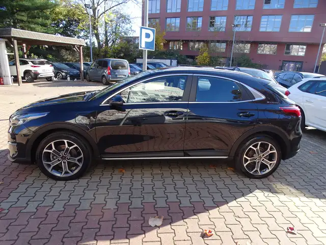 Kia Xceed view 3