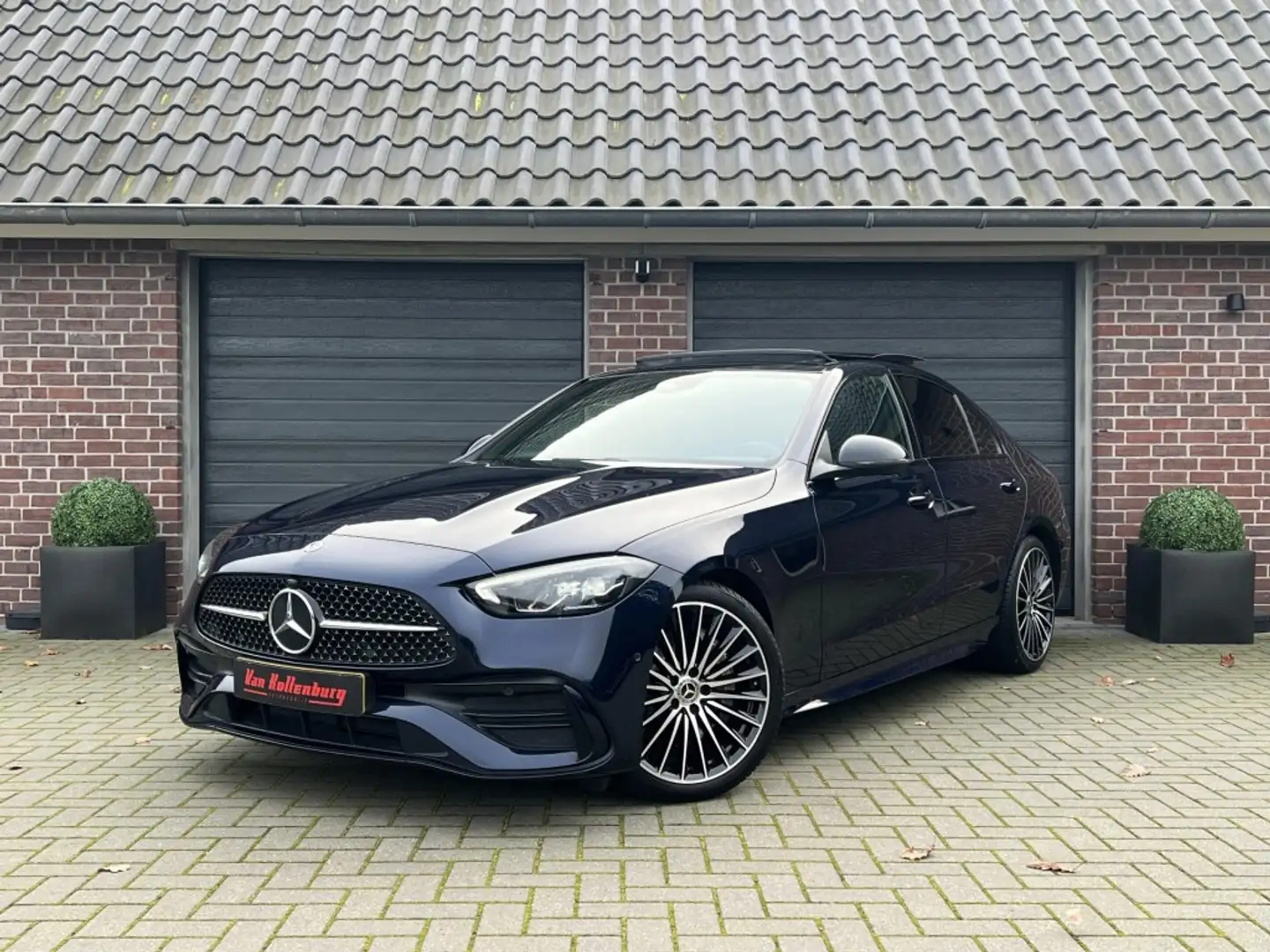 Mercedes-Benz C 200 200 AMG Line Pano Burmester Trekhaak Leder 19 Org Blauw - 1