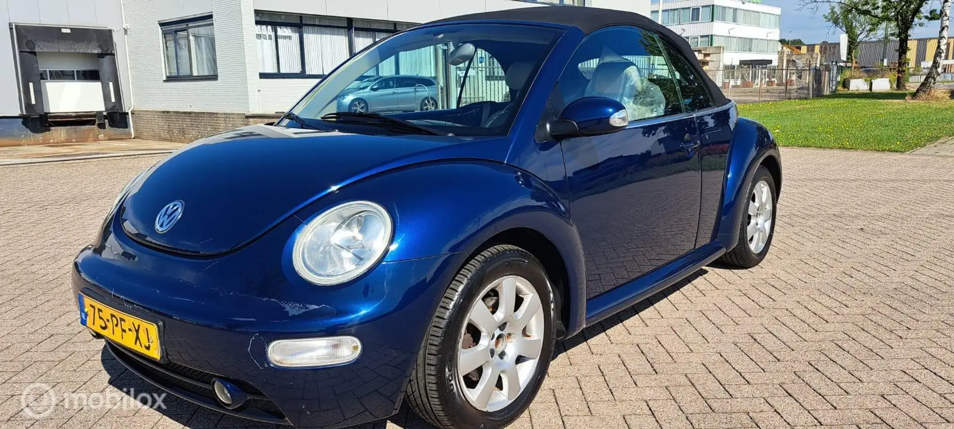 Volkswagen New Beetle Cabriolet 2.0 Highline Blauw - 1