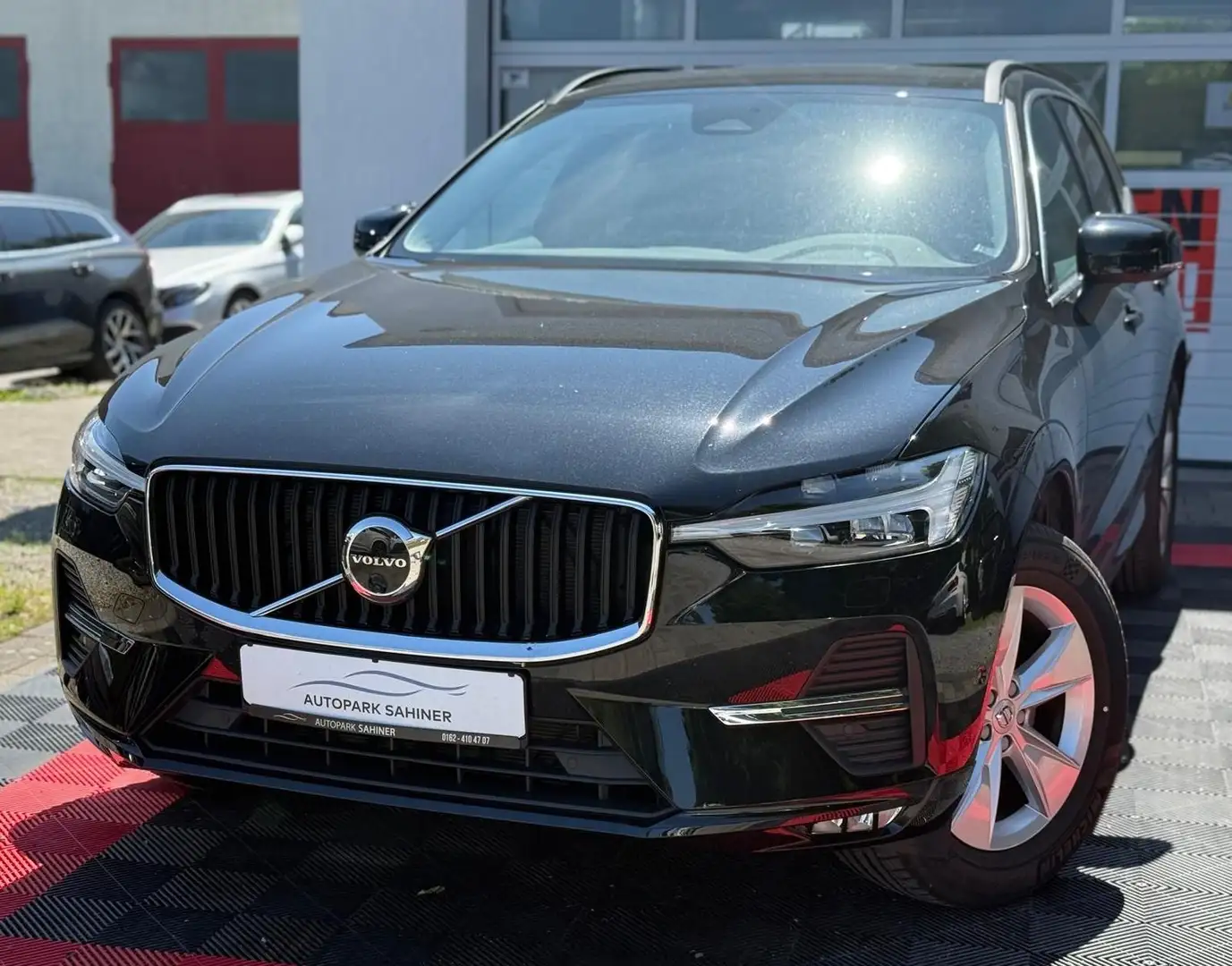 Volvo XC60 Momentum Pro 2WD/WENIG KM/TOP Noir - 1