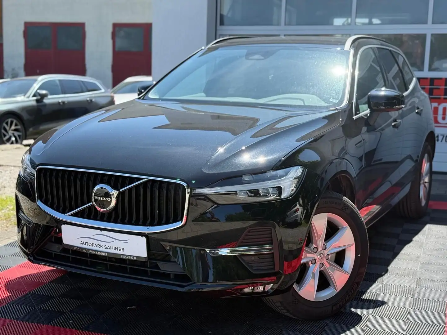 Volvo XC60 Momentum Pro 2WD/WENIG KM/TOP Noir - 2