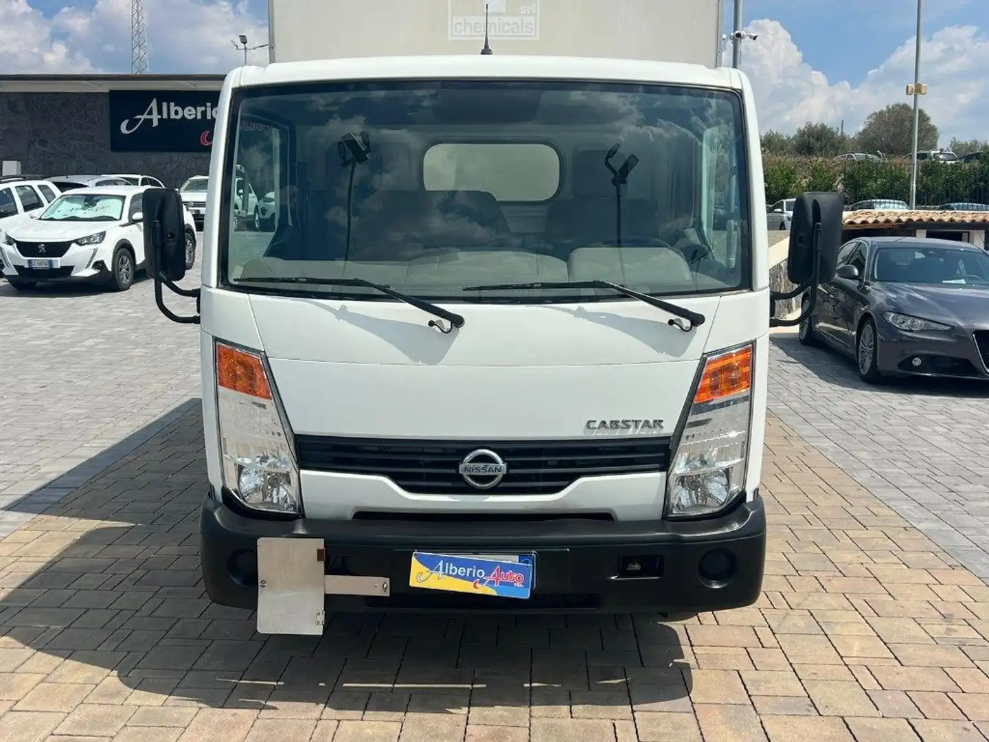 Nissan Cabstar 35.12 2.5 TDI 121CV PC-RG Cabinato Centinato bijela - 2