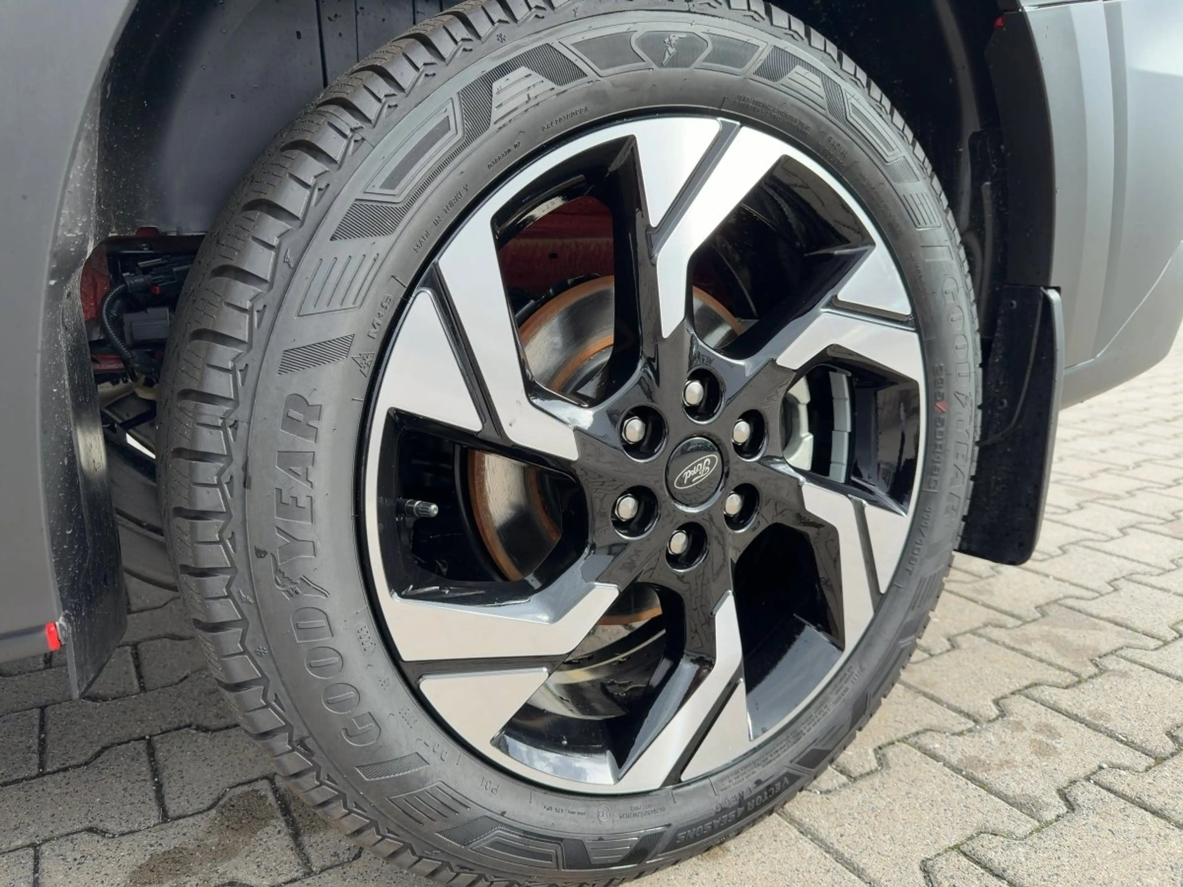 Ford Tourneo Custom Bus 340 L2 Active 171 kW 360-CAM — photo 14