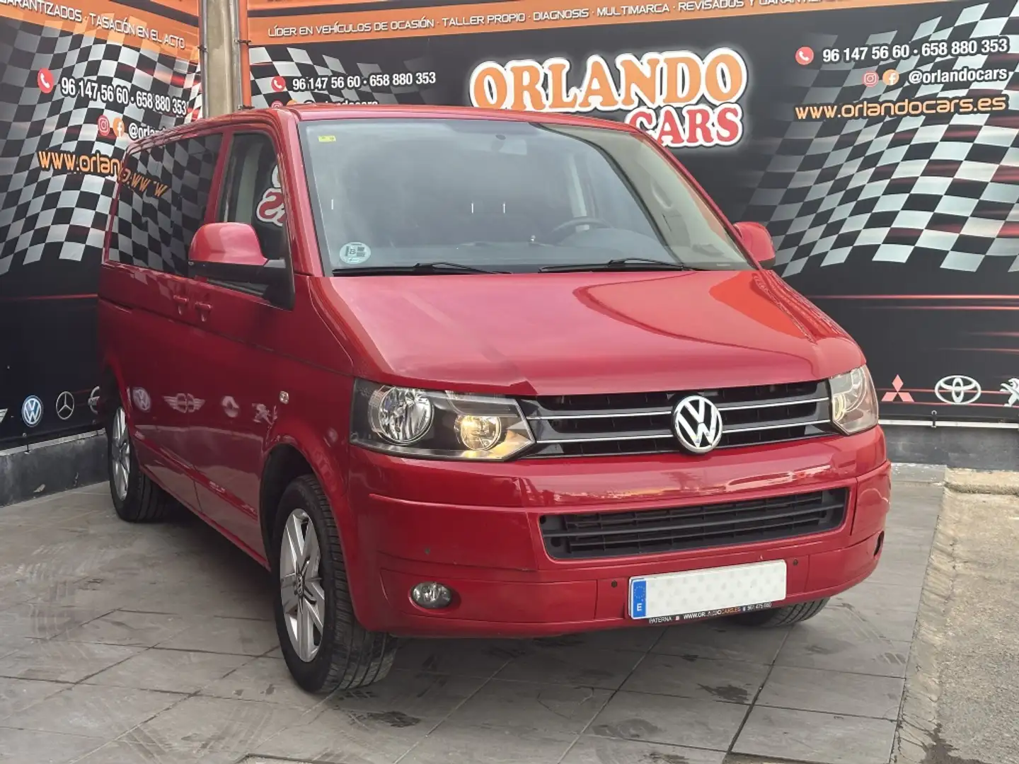 Volkswagen T5 Caravelle 2.0BiTDI Comfortline 4M DSG Rojo - 2