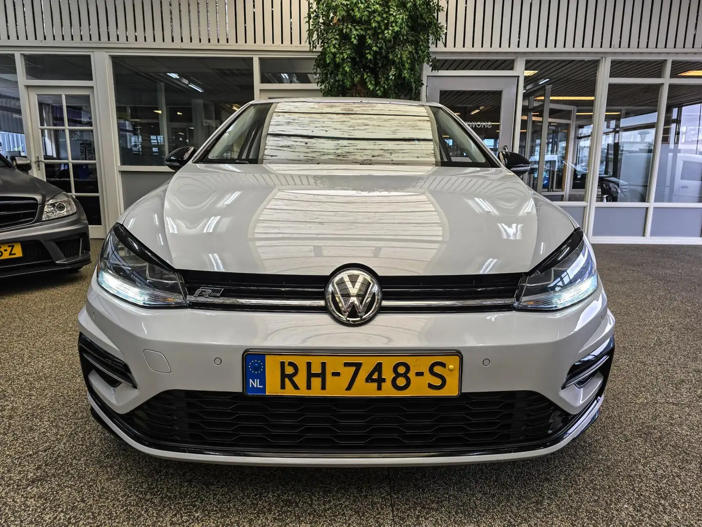 Volkswagen Golf 1.0 TSI R-Line Virtueel Cockpit Navi Massage Acc. Wit - 2