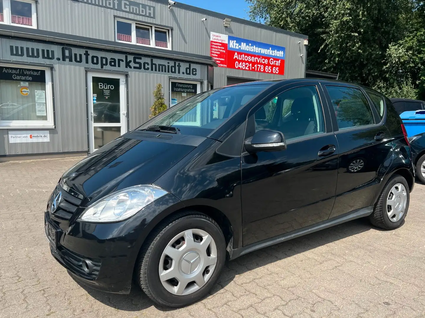 Mercedes-Benz A 180 5-TRG°AUTOM°TEMPOM°SITZH°KLIMA°MFLR°M+S! Schwarz - 1