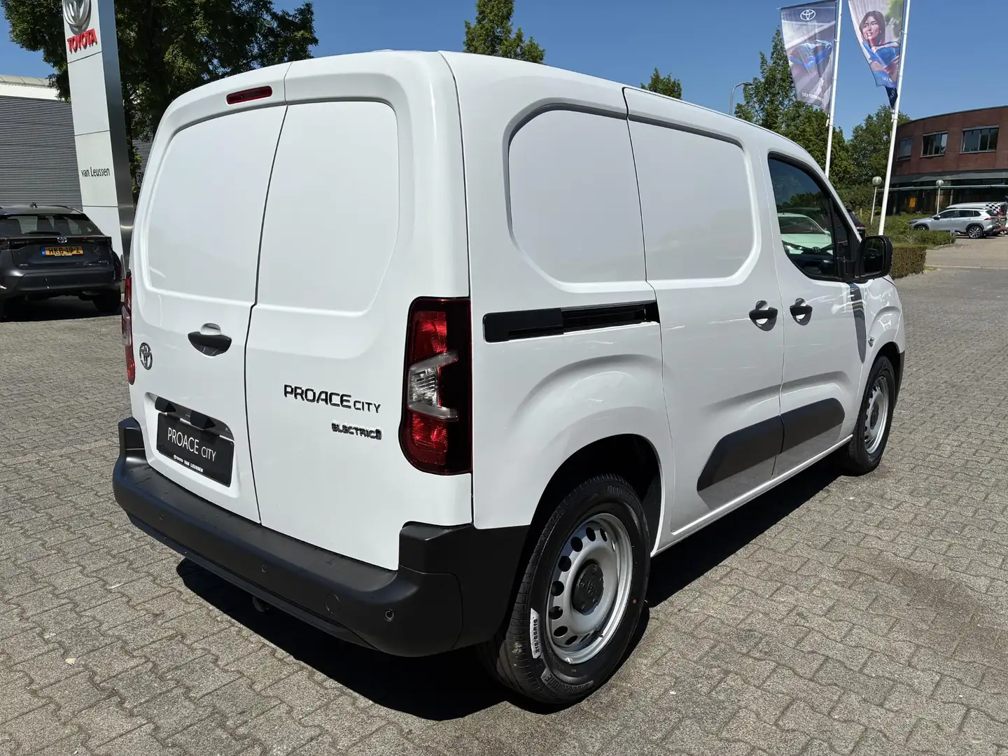 Toyota Proace City CHALLENGER 50kWh NIEUW & DIRECT LEVERBAAR!!! STOEL Wit - 2