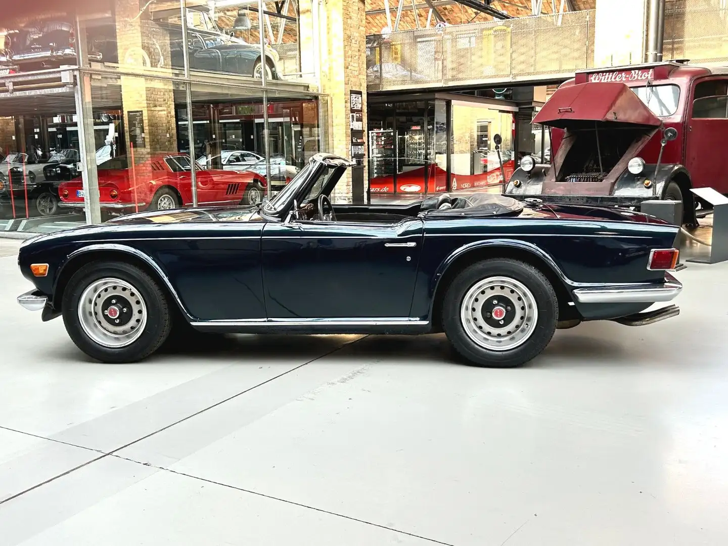 Triumph TR6 Blau - 1