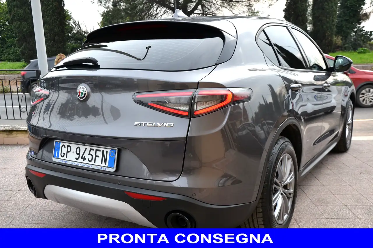 Alfa Romeo Stelvio 2023 — фото 16