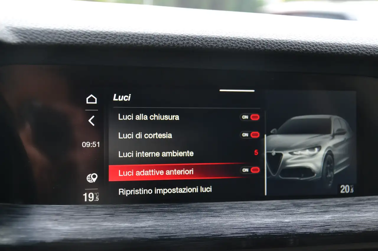 Alfa Romeo Stelvio 2023 — фото 37