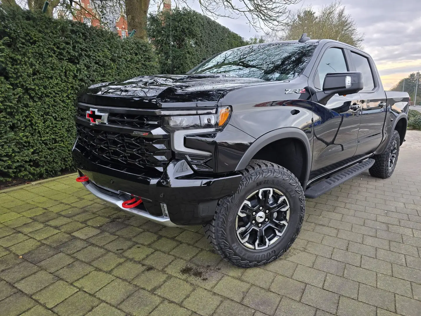 Chevrolet Silverado Crew Cab 6.2 L - V8 ZR2 € 79.900 ,- excl btw Noir - 1
