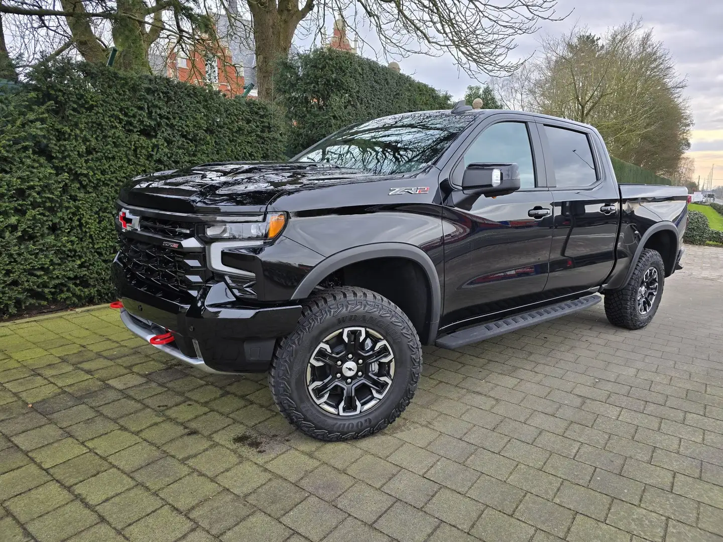 Chevrolet Silverado Crew Cab 6.2 L - V8 ZR2 € 79.900 ,- excl btw Noir - 2