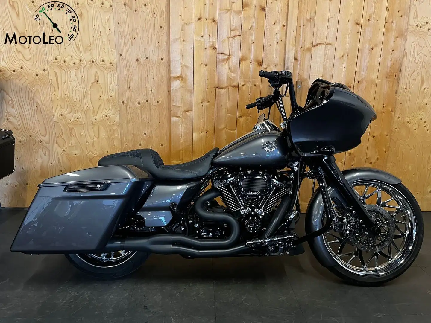 Harley-Davidson Road Glide CUSTOM FLTRX Gris - 1