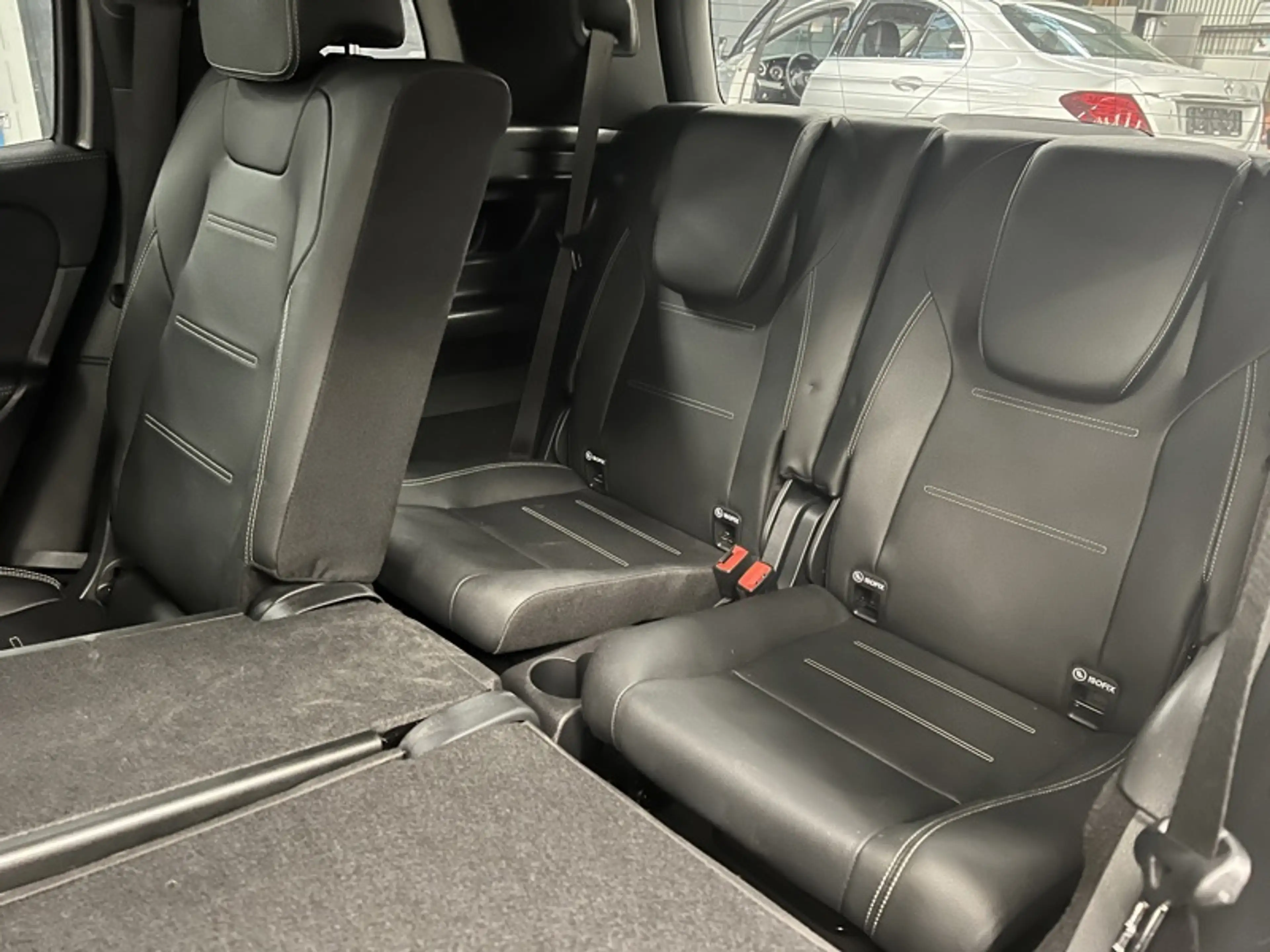 Mercedes-Benz EQB 300 4MATIC AMG Line 7 places — photo 12
