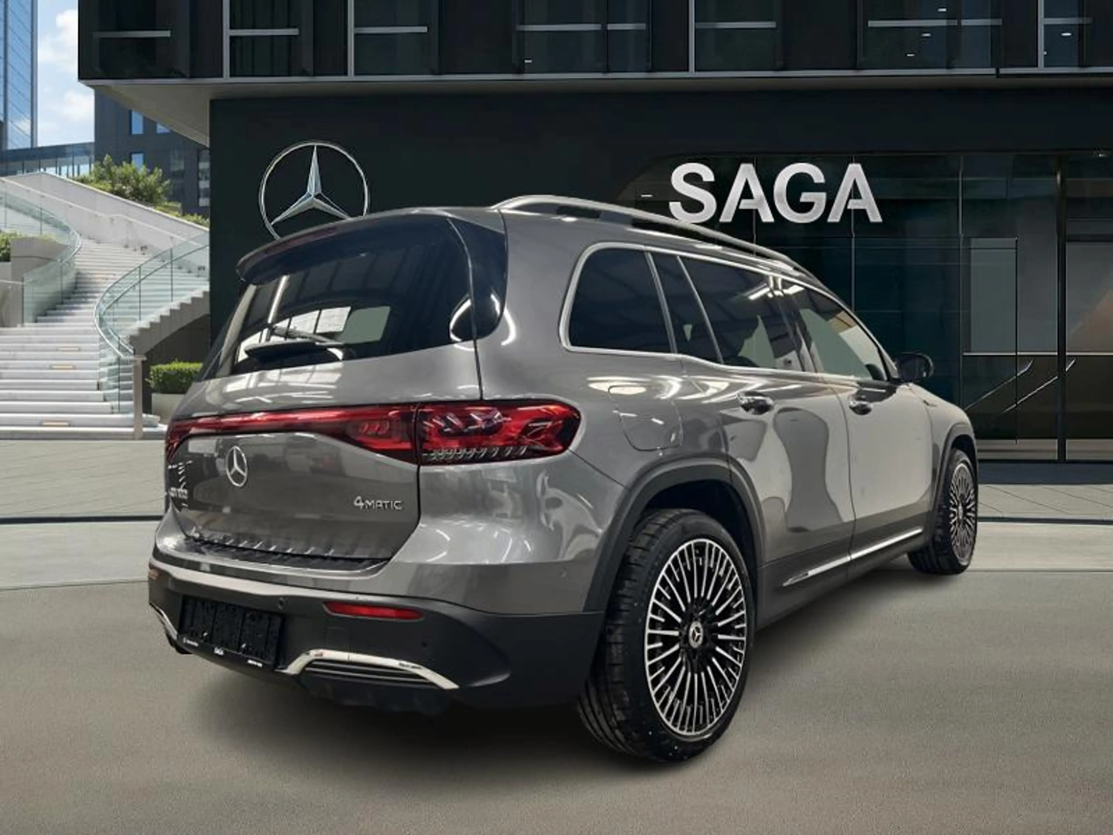 Mercedes-Benz EQB 300 4MATIC AMG Line 7 places — photo 5