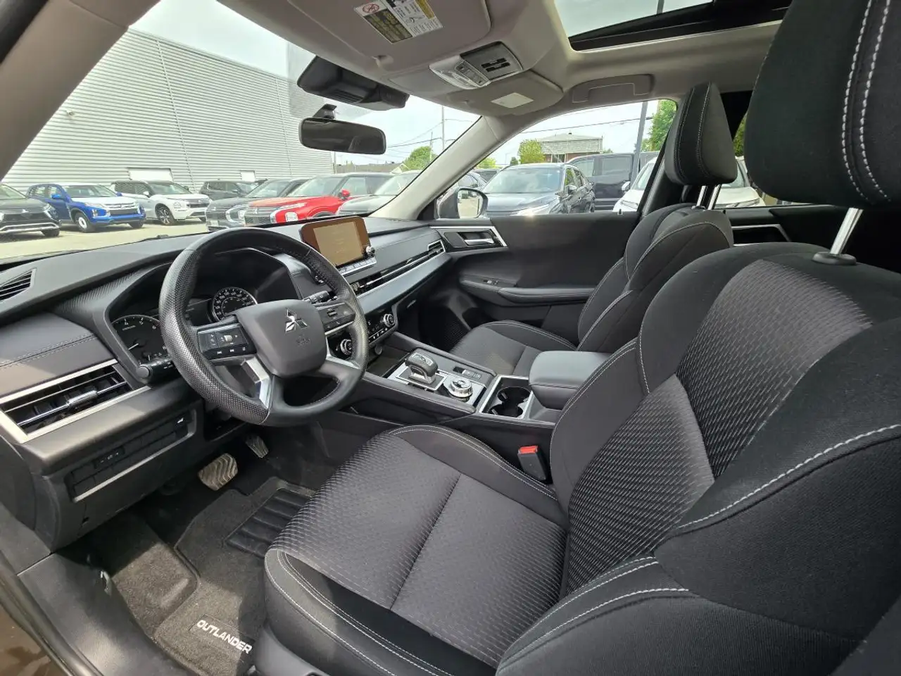 Mitsubishi Outlander снимка Mitsubishi Outlander