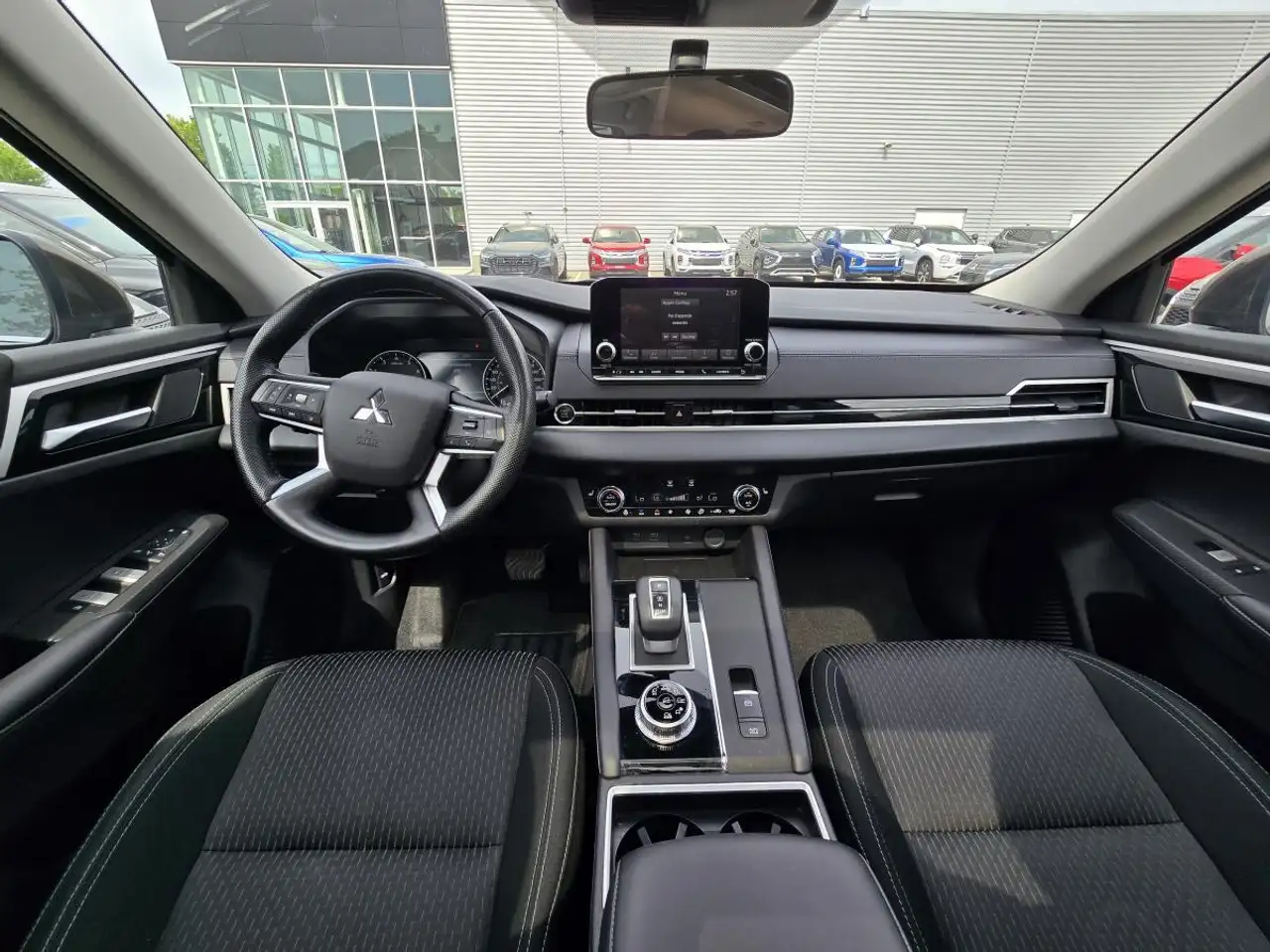Mitsubishi Outlander снимка Mitsubishi Outlander