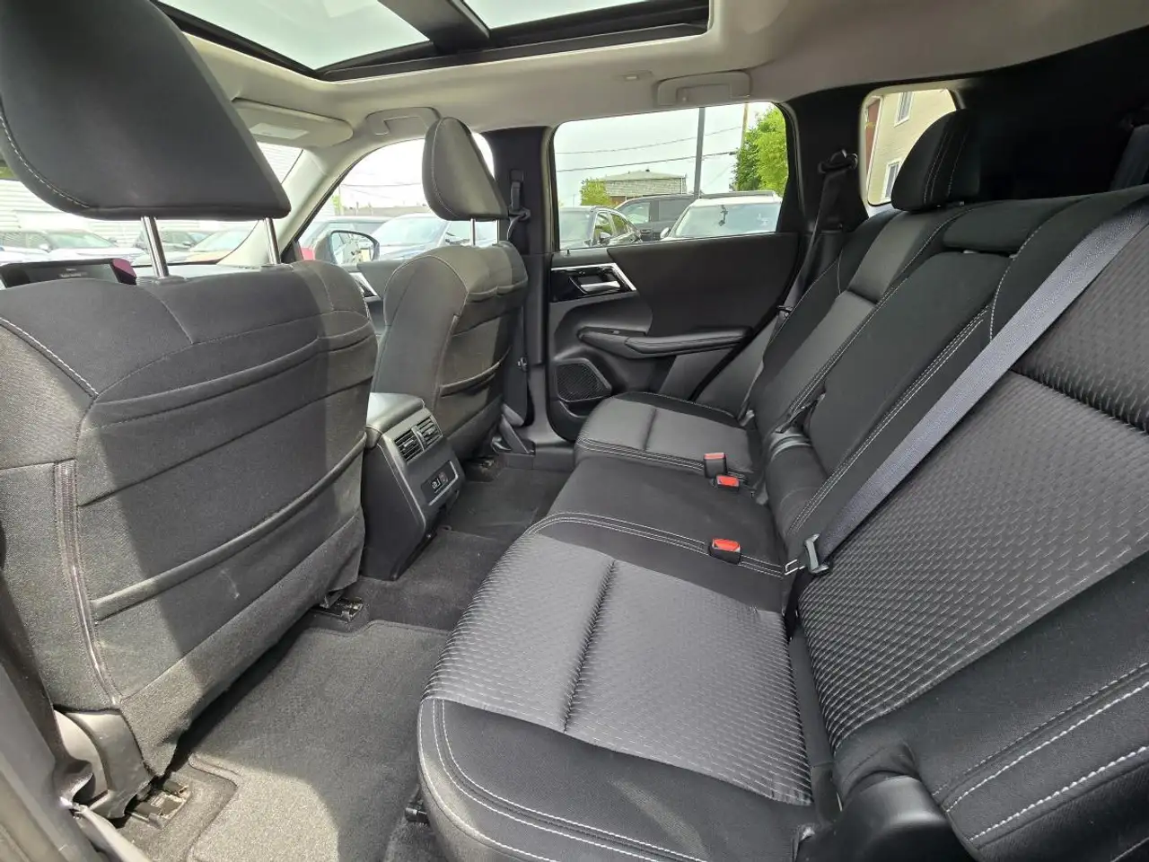 Mitsubishi Outlander снимка Mitsubishi Outlander