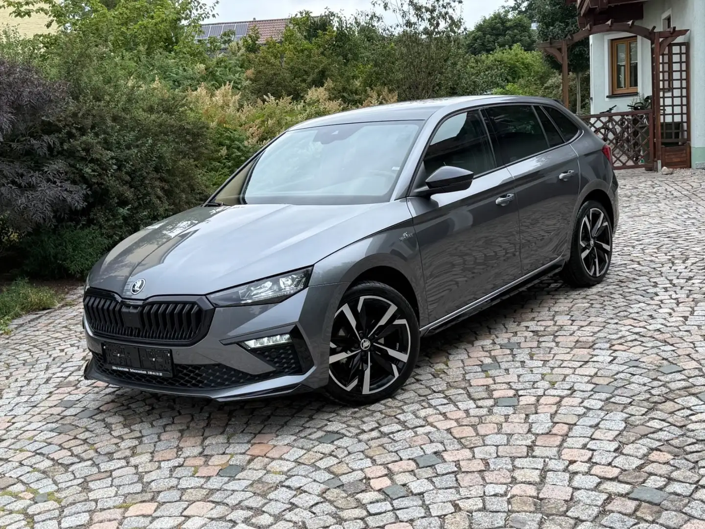 Skoda Scala 1.5 Monte Carlo / Pano / Kamera / Alu 18" Grau - 1