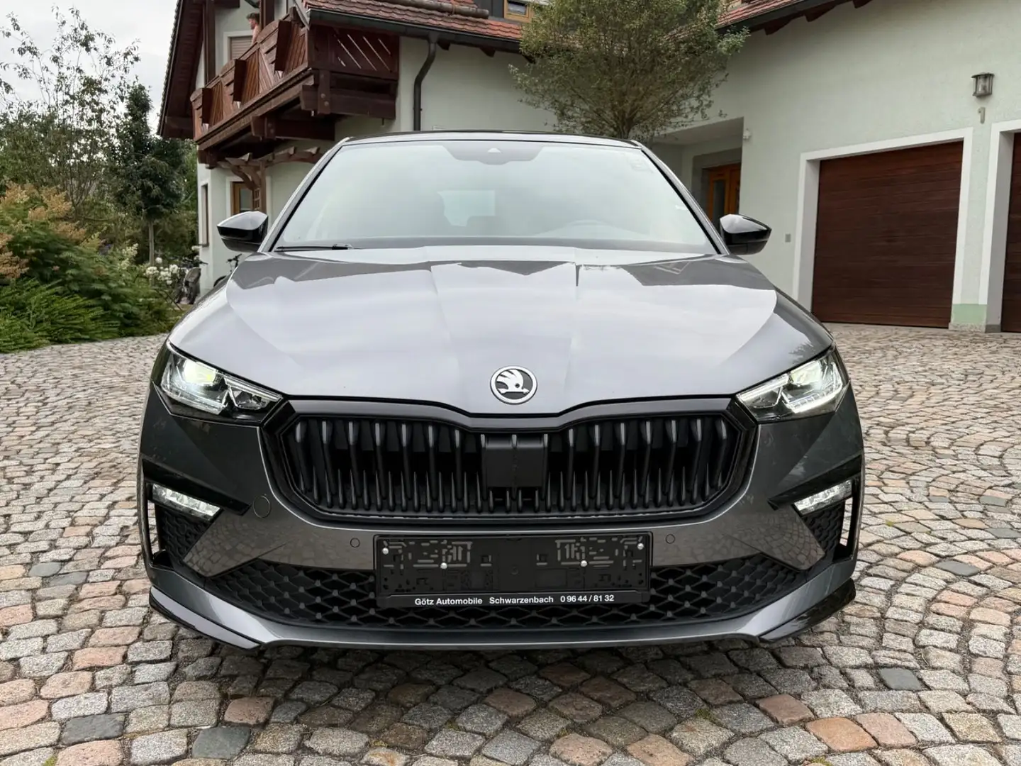 Skoda Scala 1.5 Monte Carlo / Pano / Kamera / Alu 18" Grau - 2