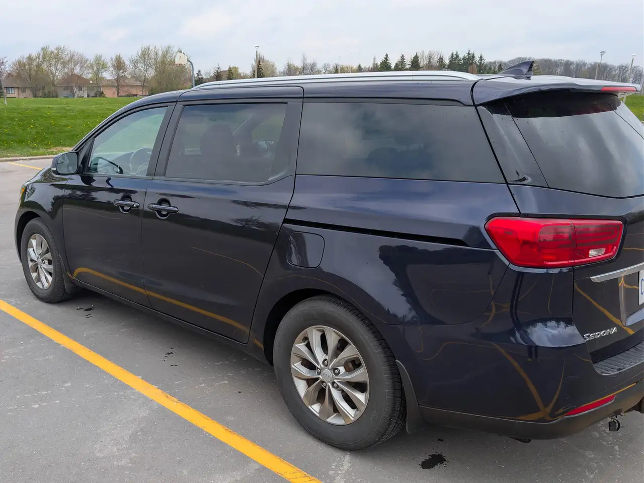 Kia Sedona снимка Kia Sedona