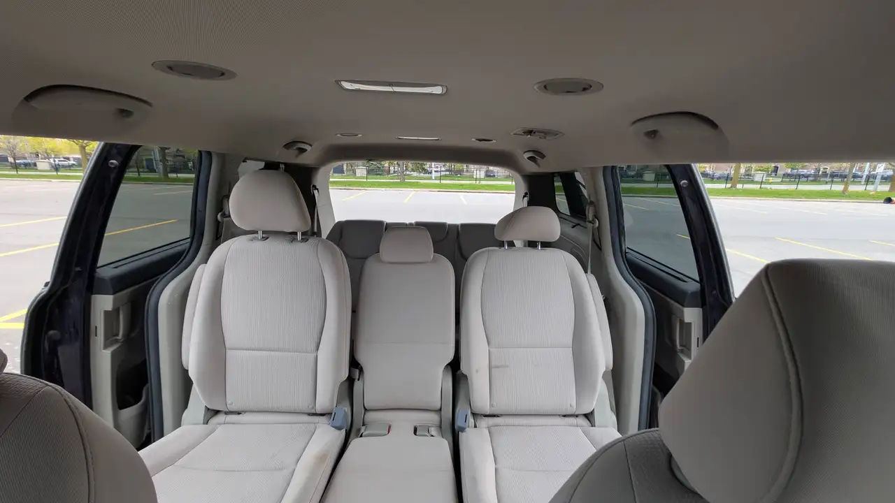 Kia Sedona снимка Kia Sedona