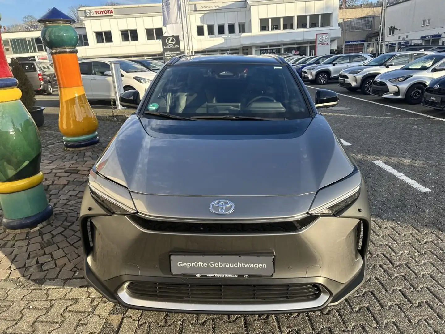 Toyota bZ4X X-MODE Comfort- und Technik-Paket, Panorama-Glasda Silber - 2
