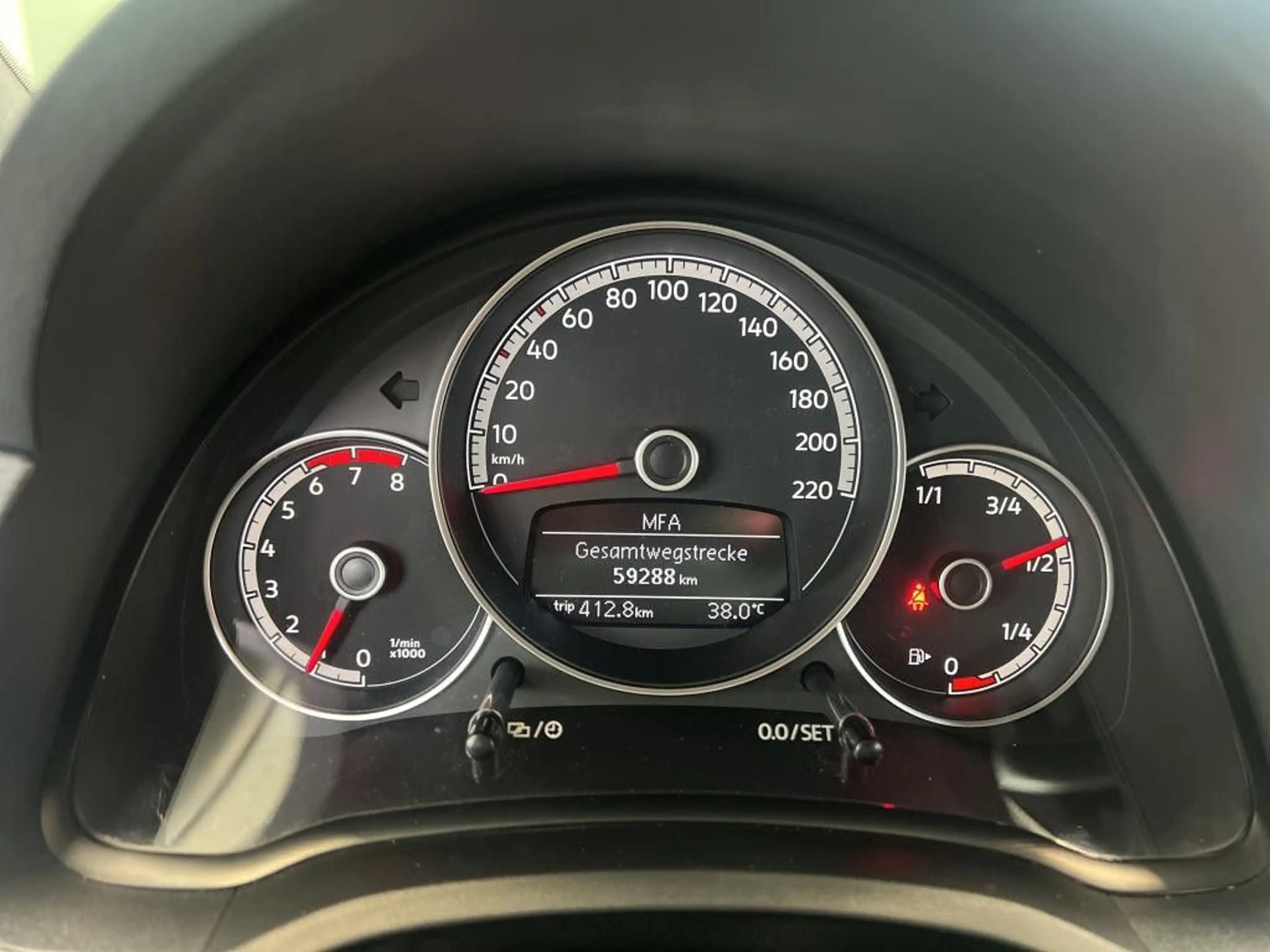Volkswagen up! 1.0 MPI Active Maps+More R.Kamera SHZ LM" — photo 7