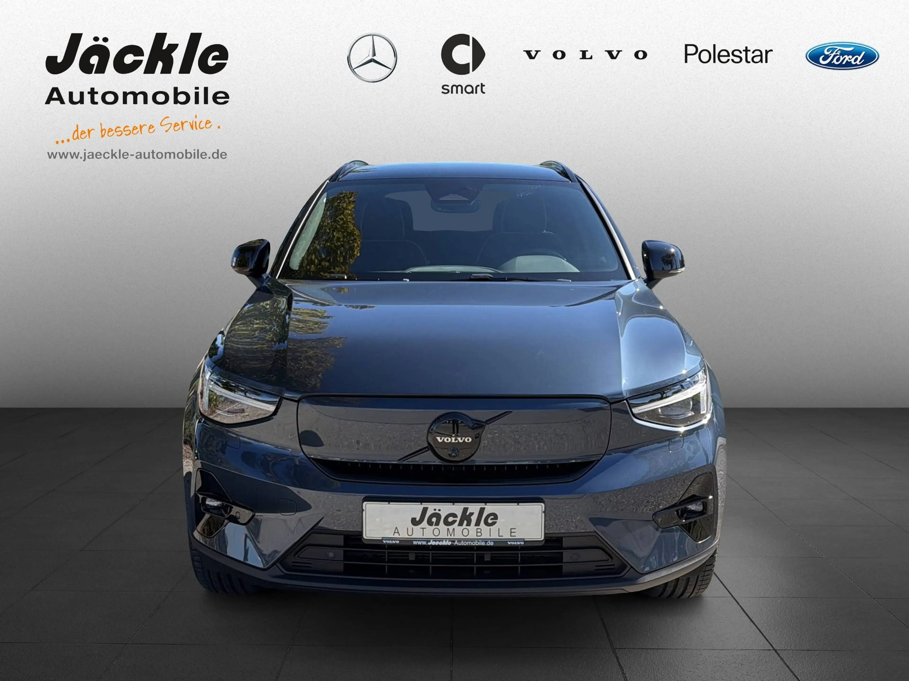 Volvo EX40 185 kW Single Motor Extended Range RWD Plus Black Edition — photo 2