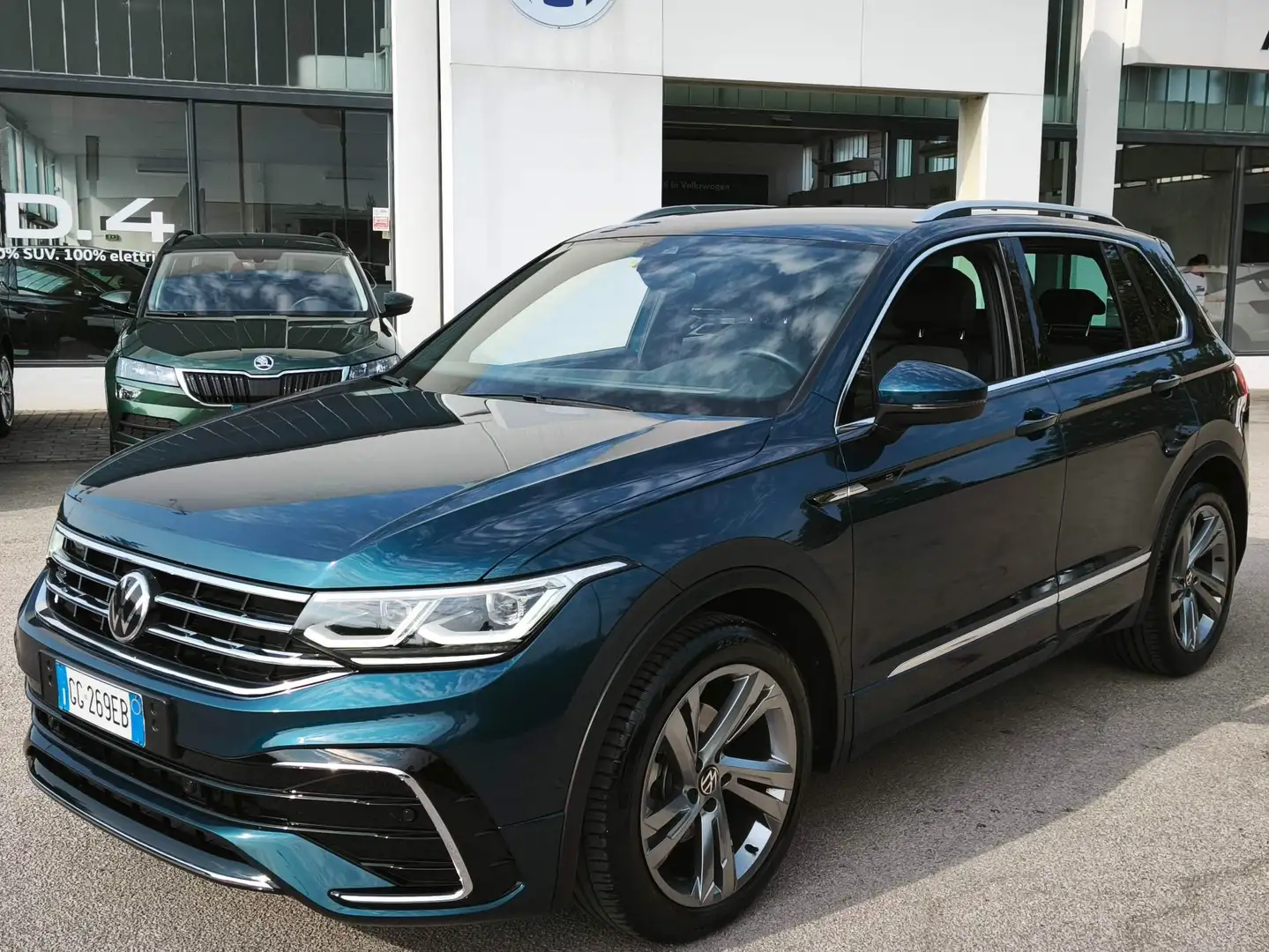 Volkswagen Tiguan Tiguan II 2021 2.0 tdi R-Line 150cv dsg Azul - 1