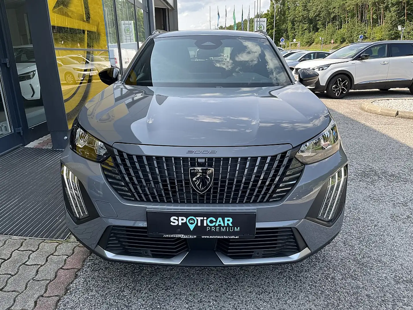 Peugeot 2008 PureTech 100 S&S Allure 6-Gang-Manuell Grau - 2