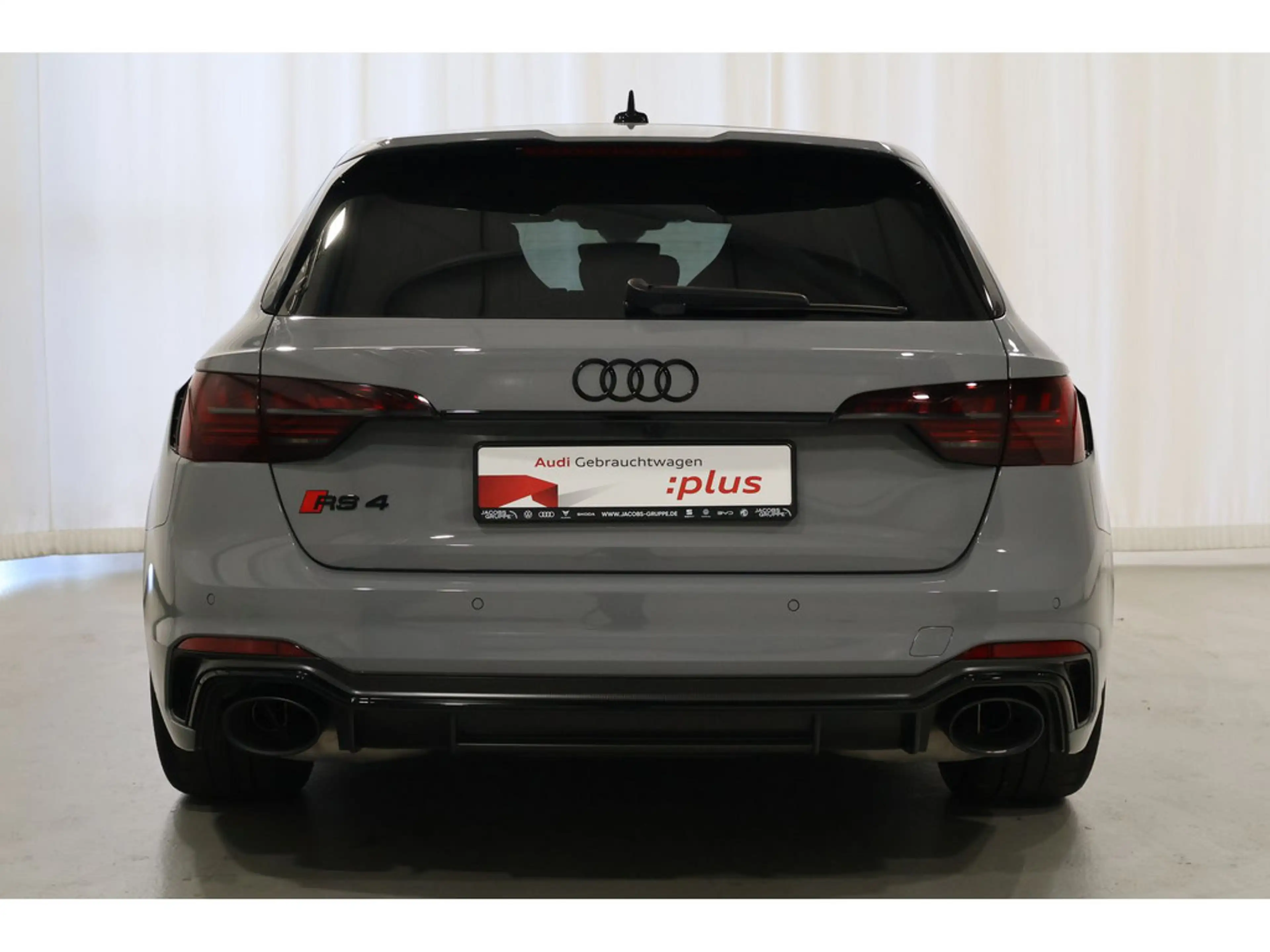 Audi RS4 — photo 5