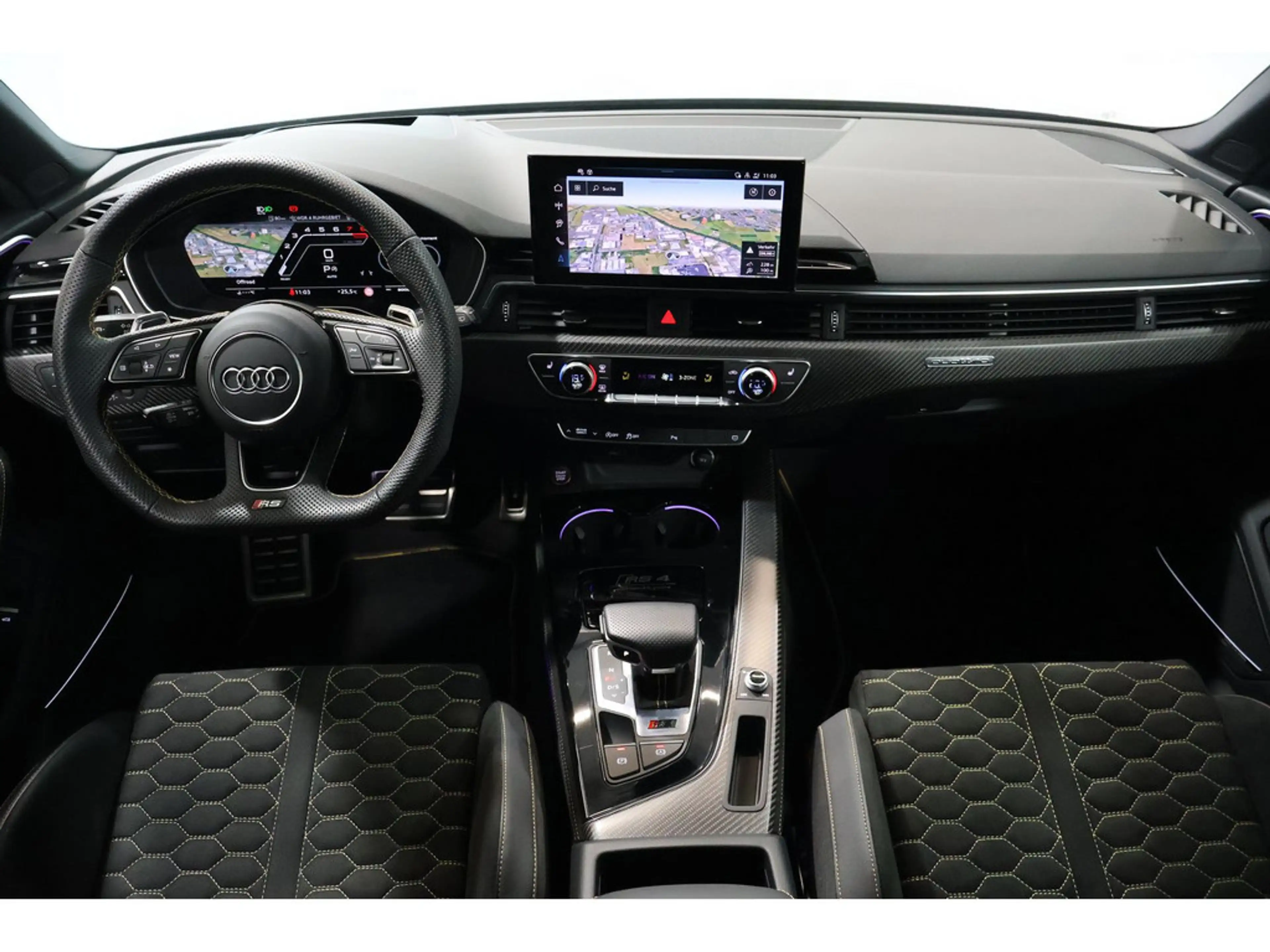 Audi RS4 — photo 9