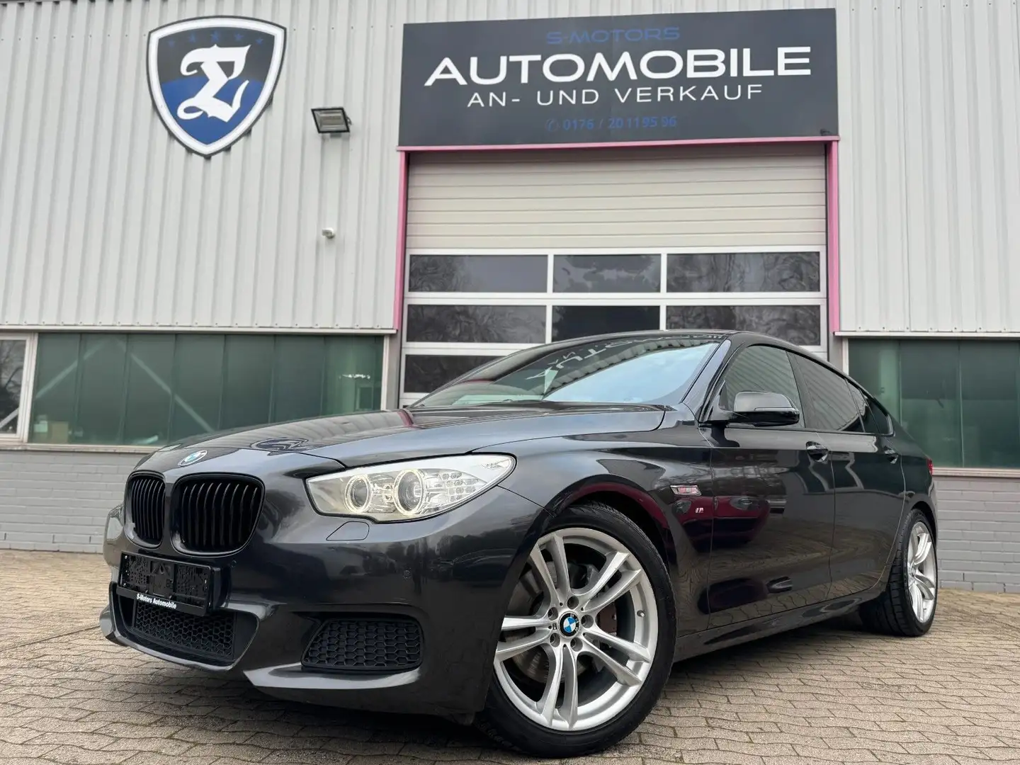 BMW 520 M-Sport Panorama Kamera Aut. Grau - 1