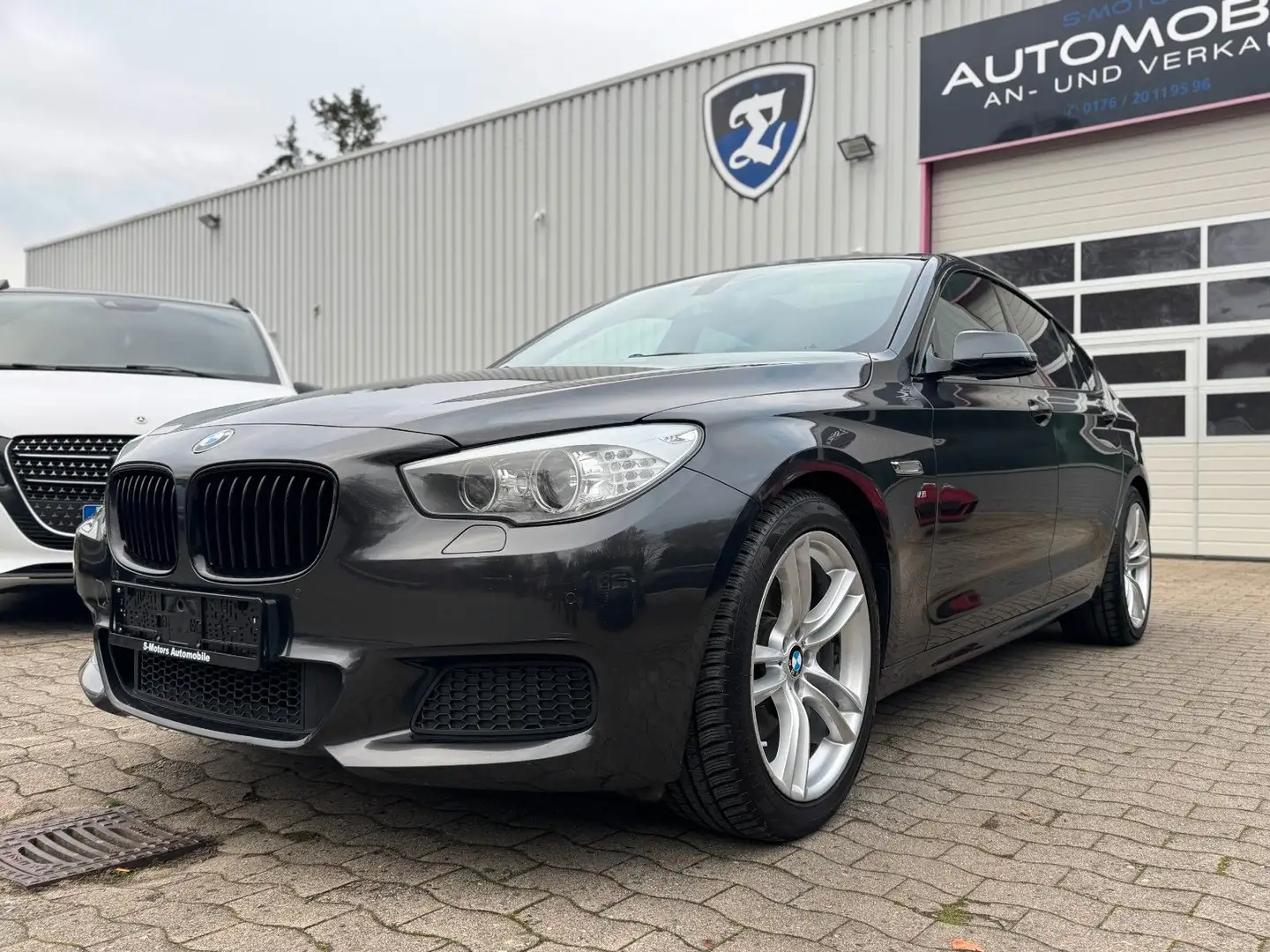 BMW 520 M-Sport Panorama Kamera Aut. Grau - 2