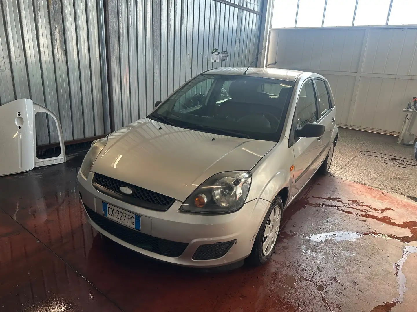 Ford Fiesta Fiesta 1.2 16V 5p. Ghia Grigio - 1