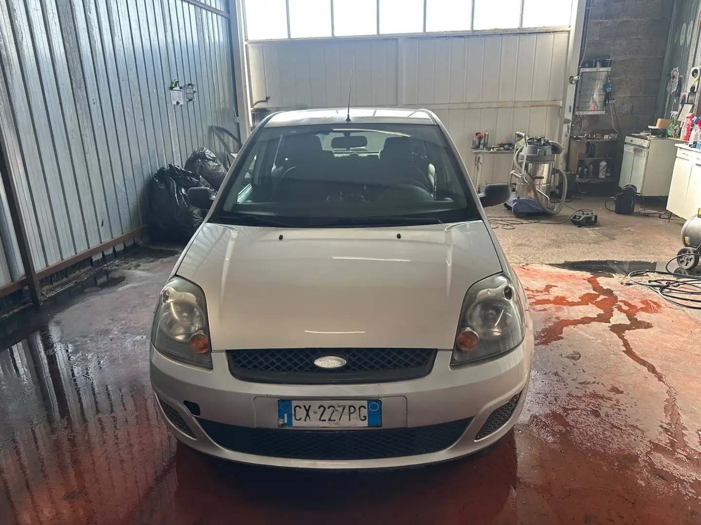Ford Fiesta Fiesta 1.2 16V 5p. Ghia Grigio - 2