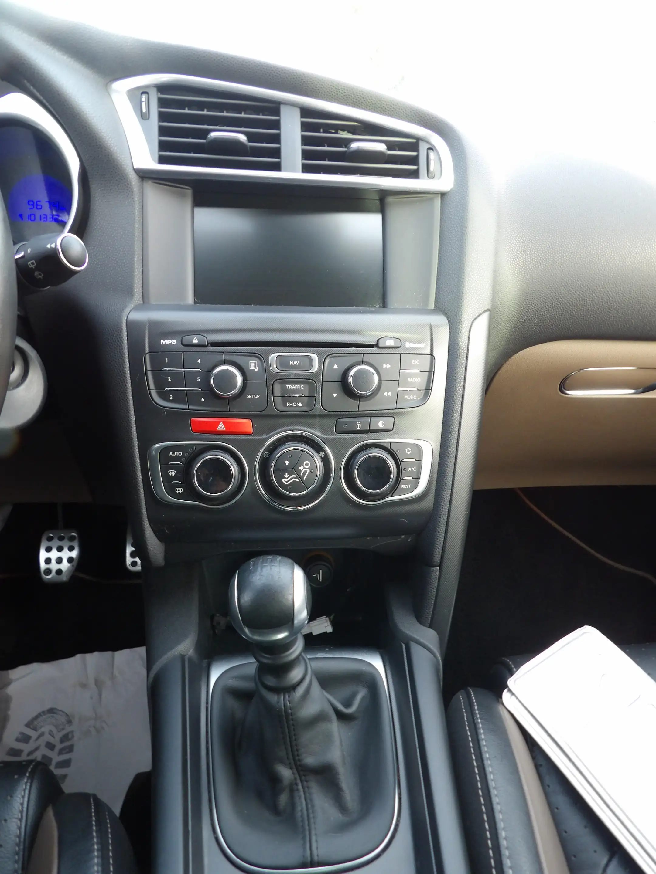 Citroen DS4 SportChic Navi PDC Leder Alu. Sitzh. HU AU Neu — photo 15