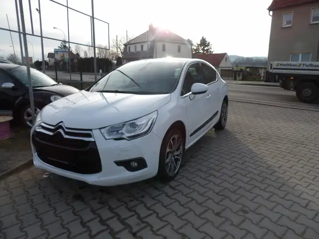 Citroen DS4 SportChic Navi PDC Leder Alu. Sitzh. HU AU Neu
