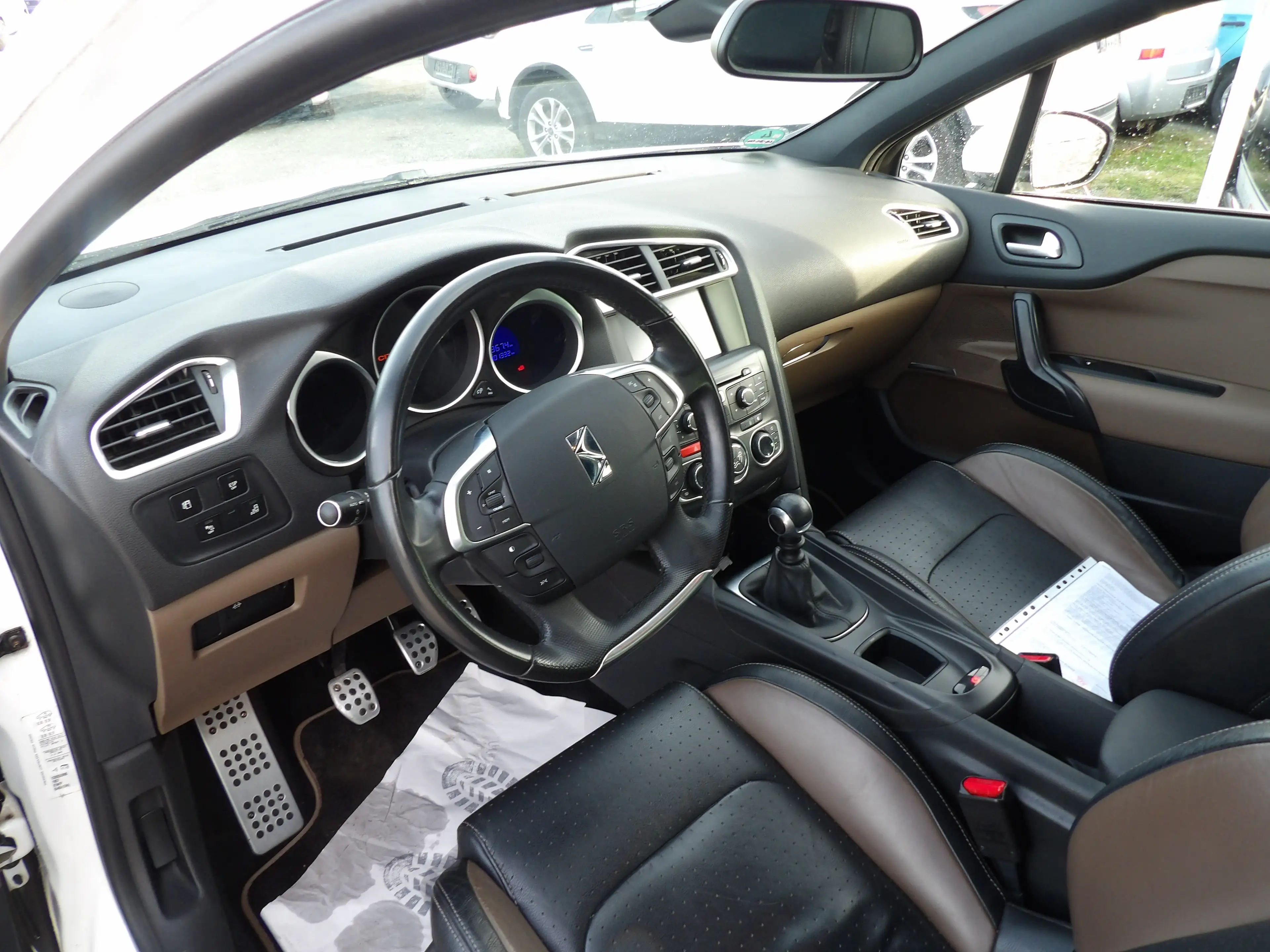 Citroen DS4 SportChic Navi PDC Leder Alu. Sitzh. HU AU Neu — photo 6