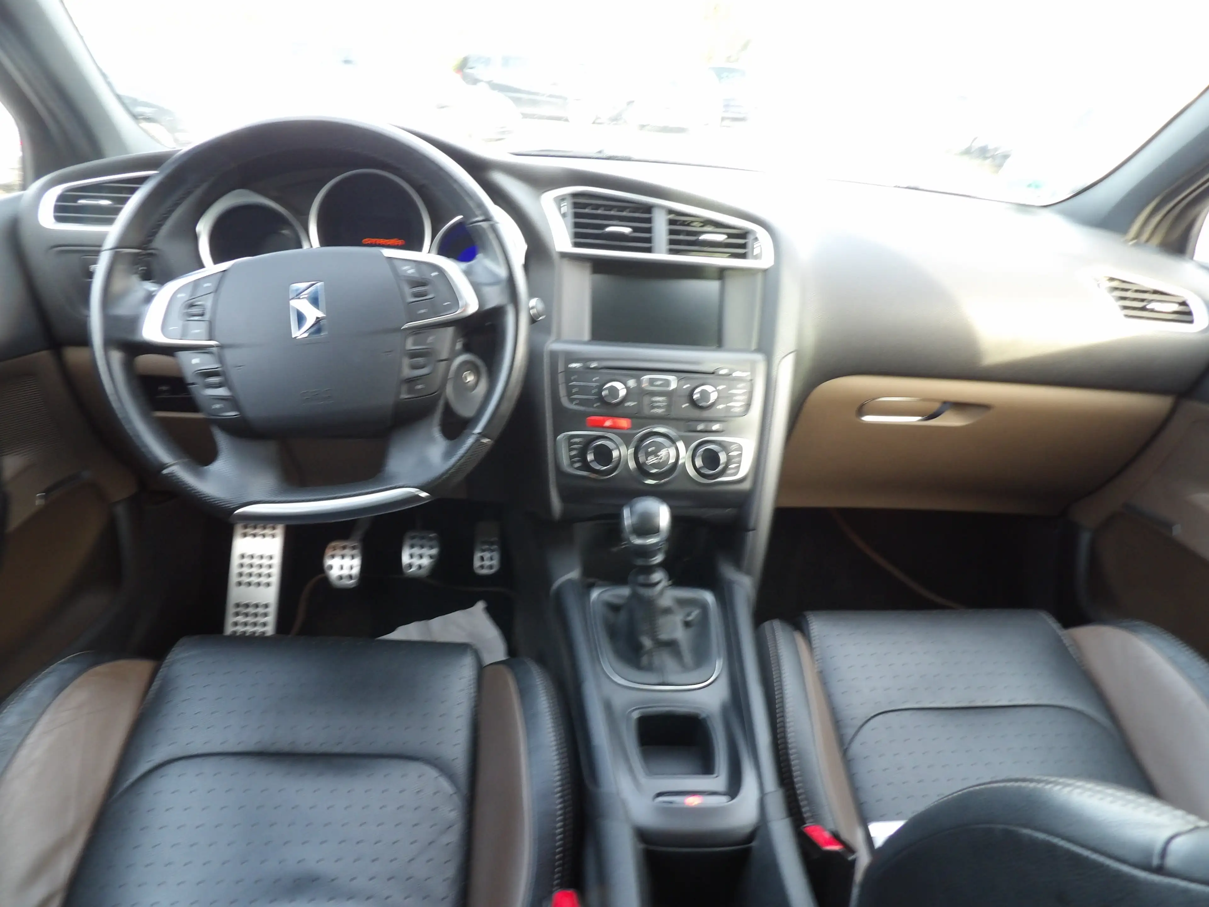 Citroen DS4 SportChic Navi PDC Leder Alu. Sitzh. HU AU Neu — photo 10