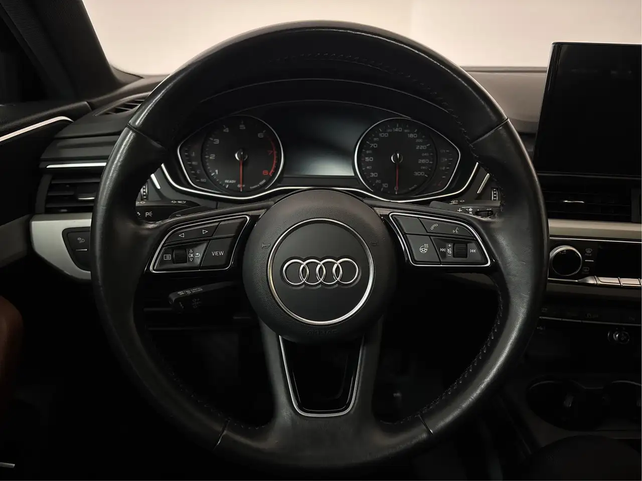 Audi A4 снимка Audi A4