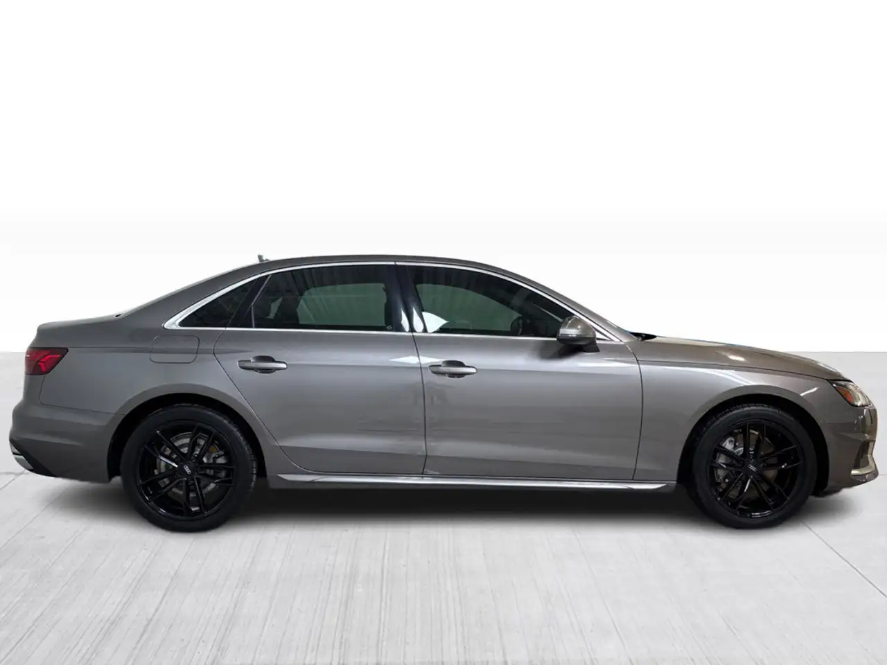Audi A4 снимка Audi A4