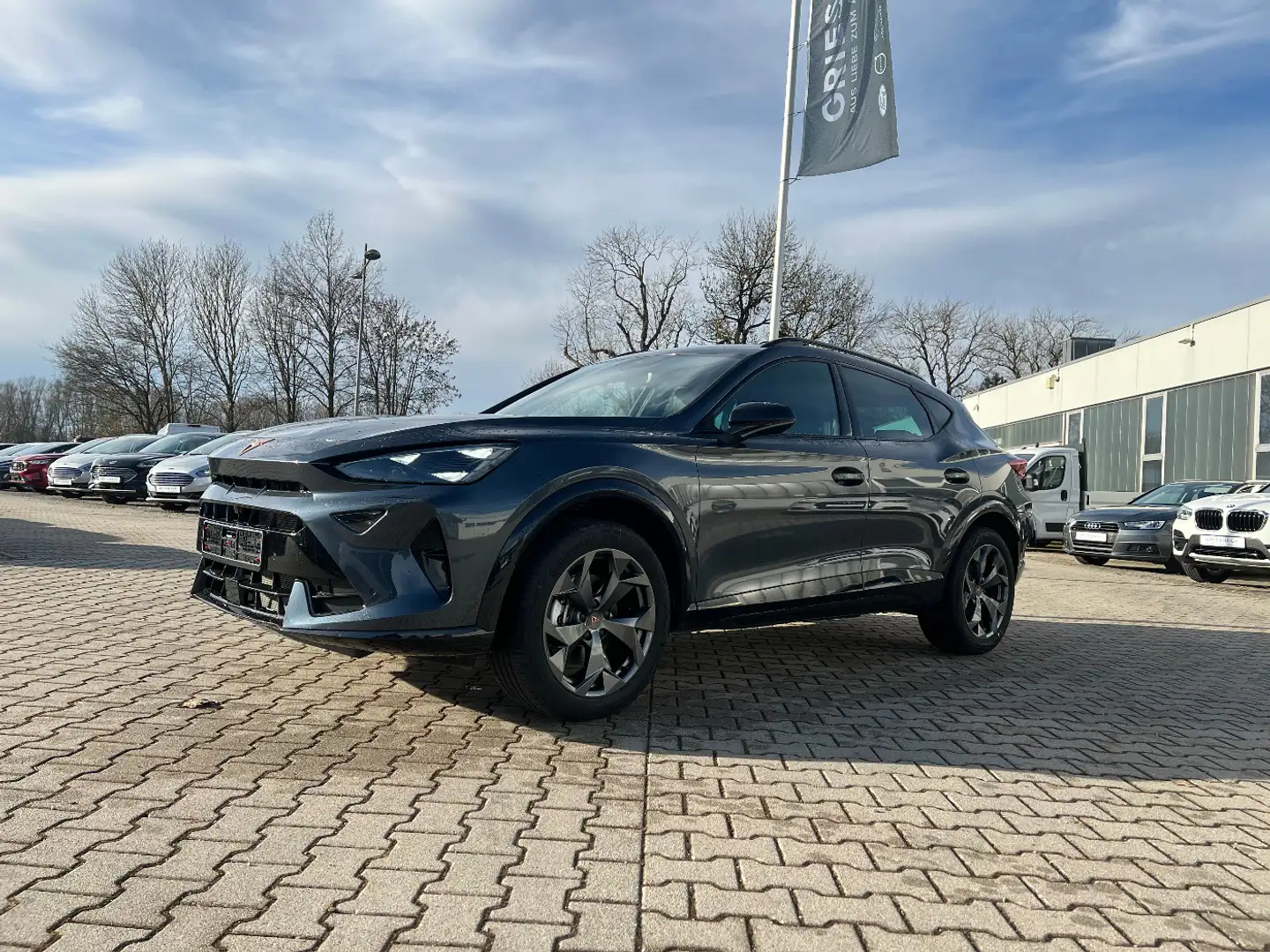 CUPRA Formentor 1.5 eTSI *LED Navi Leder el. Heck ACC* Grigio - 1